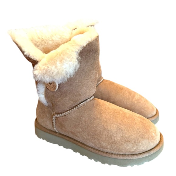 UGG Bailey Button Chestnut Sheepskin Boots size 7 - Picture 4 of 10
